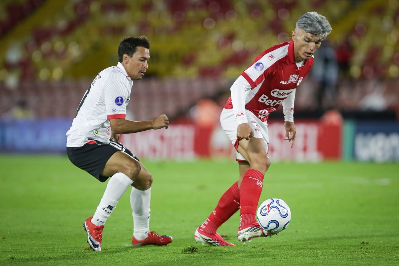 Imagen del partido de ida de los playoffs de la Copa Sudamericana 2026 entre Santa Fe y Caracas FC.