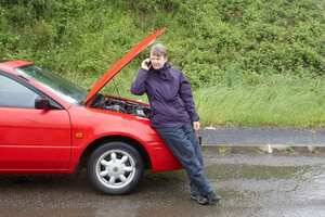 Una fuerte lluvia puede traer graves consecuencias para un vehículo.