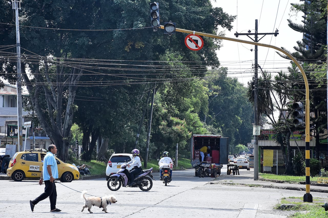 Semáforos sin funcionamiento Calle 14 con Cra 34.