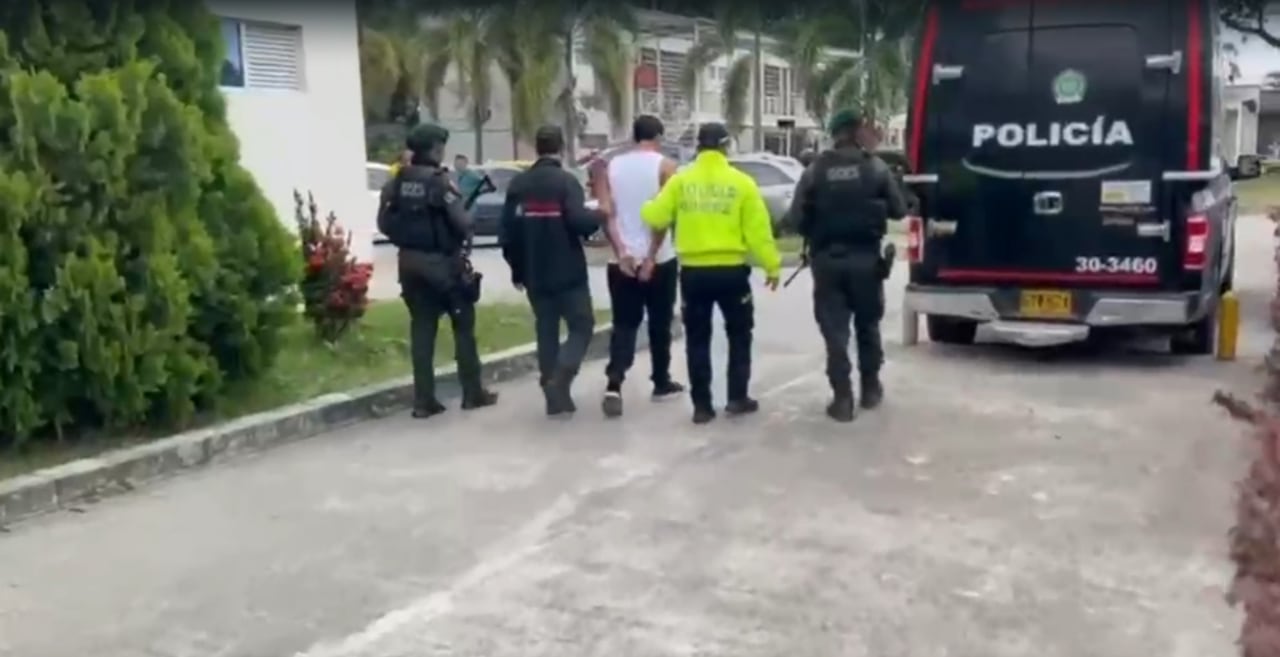 alias ‘El Cholo’, fue capturado en Palmira durante un allanamiento donde se incautaron 1.000 dosis de estupefacientes, municiones y tres motocicletas hurtadas.