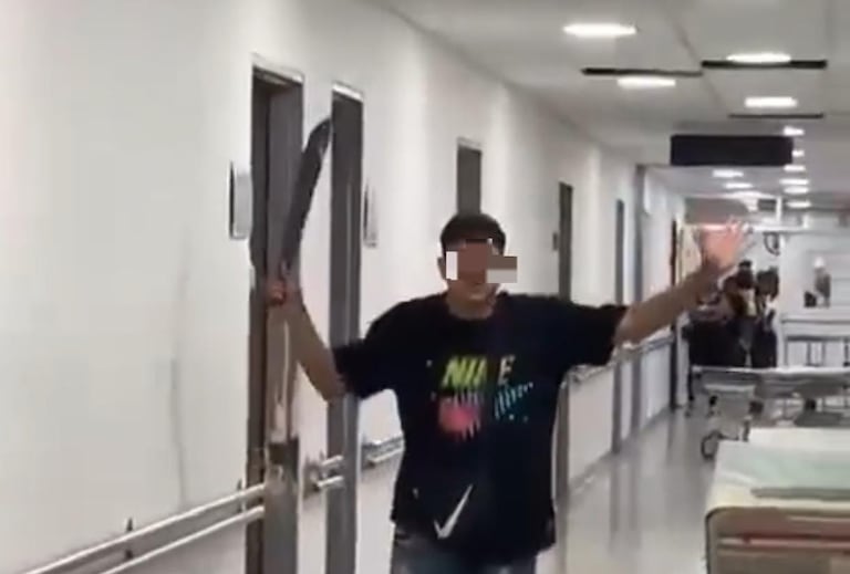 El joven se enfrentó al personal de seguridad del HUV y algunos miembros de la Policía Metropolitana de Cali.