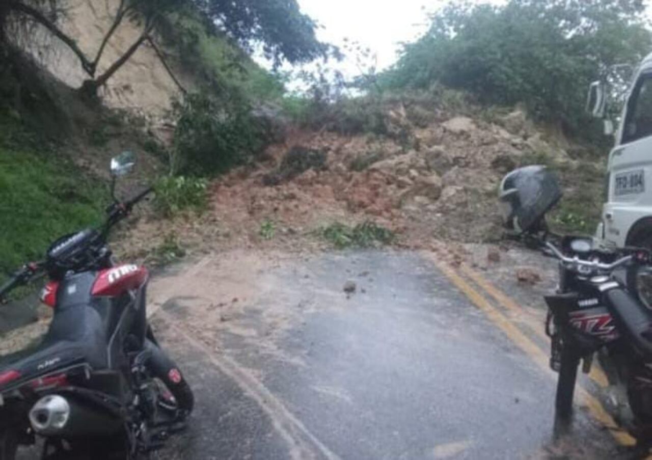 A esta hora de la mañana del jueves 20 de noviembre, muchas personas buscan movilizarse por este tramo de la Panamericana.