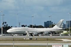 Los aviones fueron comprados para continuar con la política contra migrantes que ha encabezado el presidente Donald Trump.