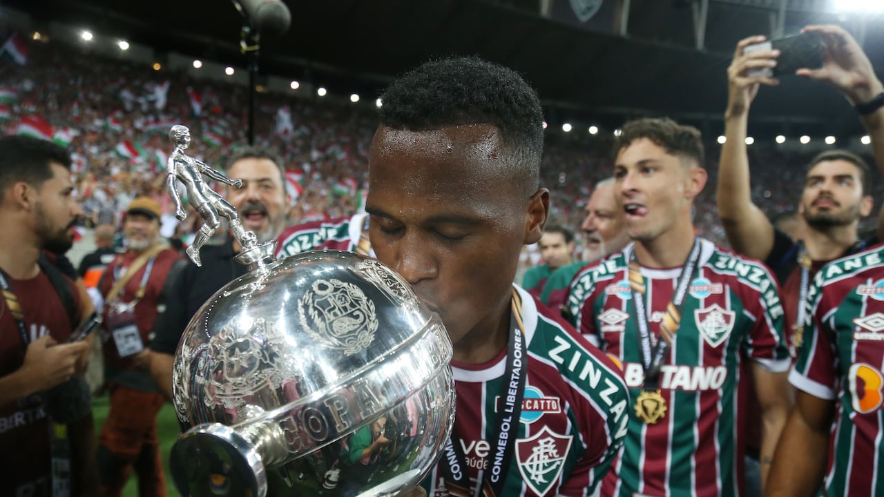 Jhon Arias con la Copa Libertadores 2023.