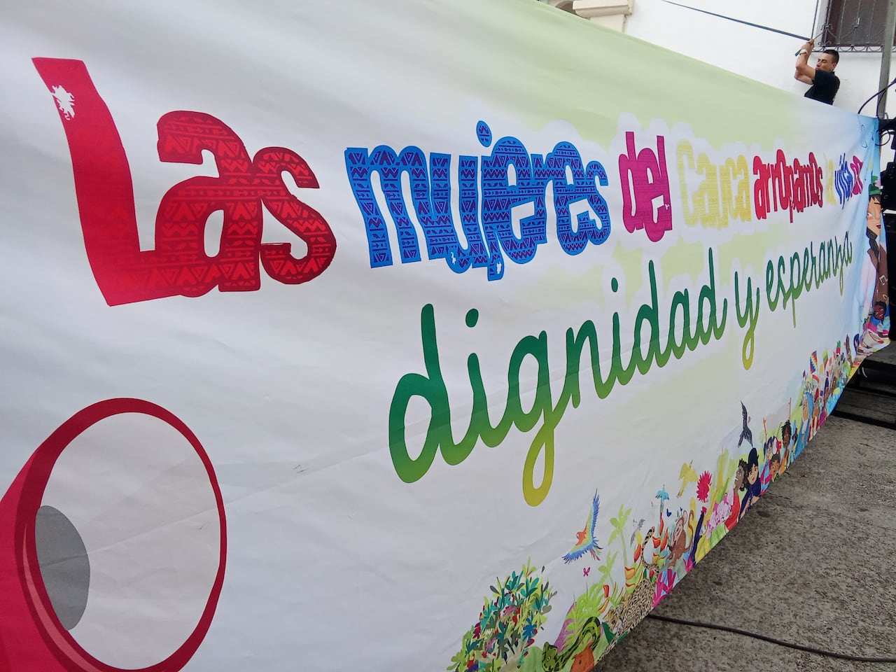 La consolidación de un mecanismo de financiación y apoyo para las organizaciones regionales de mujeres, con relación a la construcción de la paz, la lucha contra la violencia contra las mujeres y el impulso de iniciativas de recuperación humanitaria.