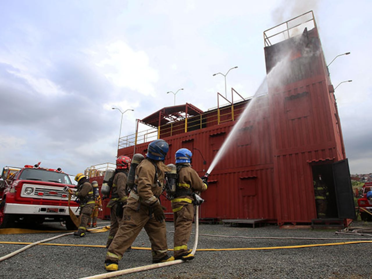 La Academia Nacional de Bomberos de Colombia es un espacio tecnológicamente diseñado desde el año de 1991.