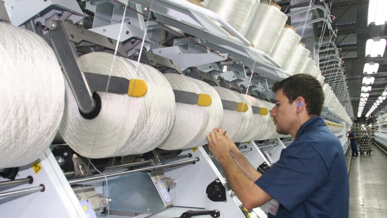 El sector privado en Colombia representa entre el 85% y el 88% del PIB y aporta más del 85% del empleo formal.