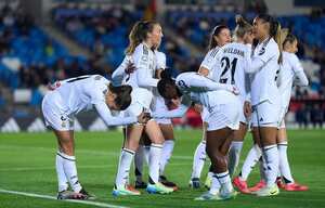 En un compromiso lleno de goles, Linda Caicedo supo cómo deslumbrar en el campo de juego.