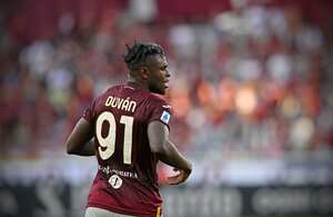 Duván Zapata reveló el motivo por el que no llegó a la Roma que dirige José Mourinho