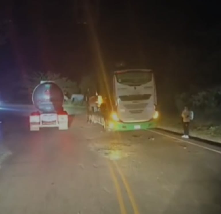 El ataque contra la fuerza pública se presentó en el sector de Pan de Azúcar, Mercaderes, de la vía Panamericana, al sur del departamento del Cauca.