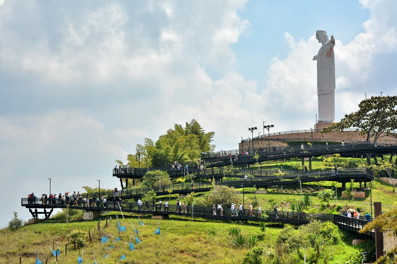 Foro ciudadano sobre las problemáticas en inmediaciones del parque Cristo Rey. Foto Jorge Orozco