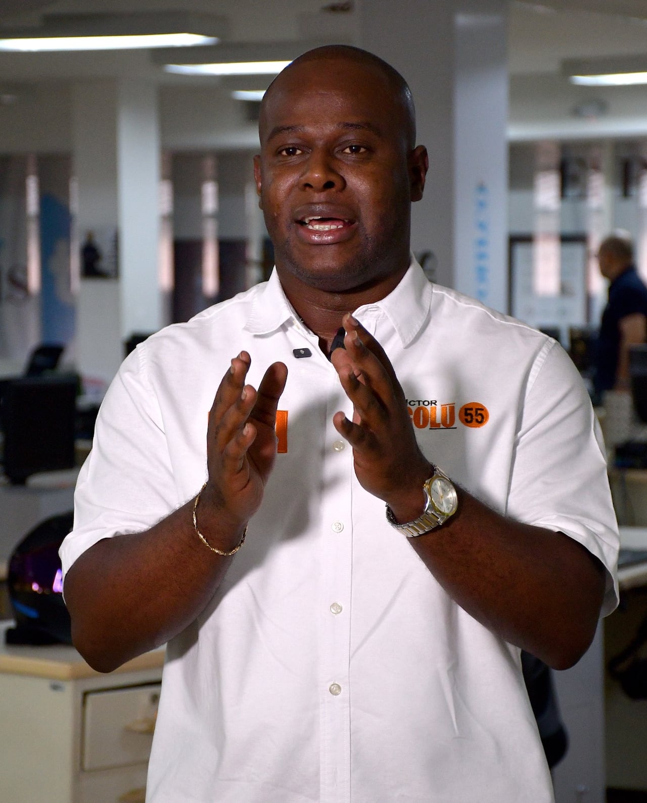 Las propuestas de Víctor Golú están enfocadas en el desarrollo territorial, la infraestructura y la generación de oportunidades en regiones como Buenaventura y Cali.