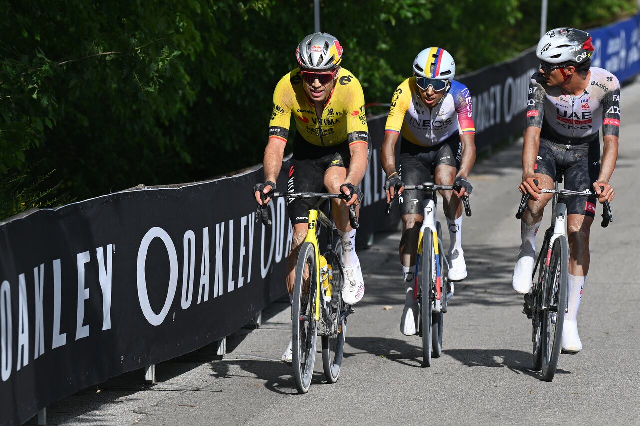Egan Bernal el día de su batalla contra Wout van Aert e Isaac del Toro en el Giro