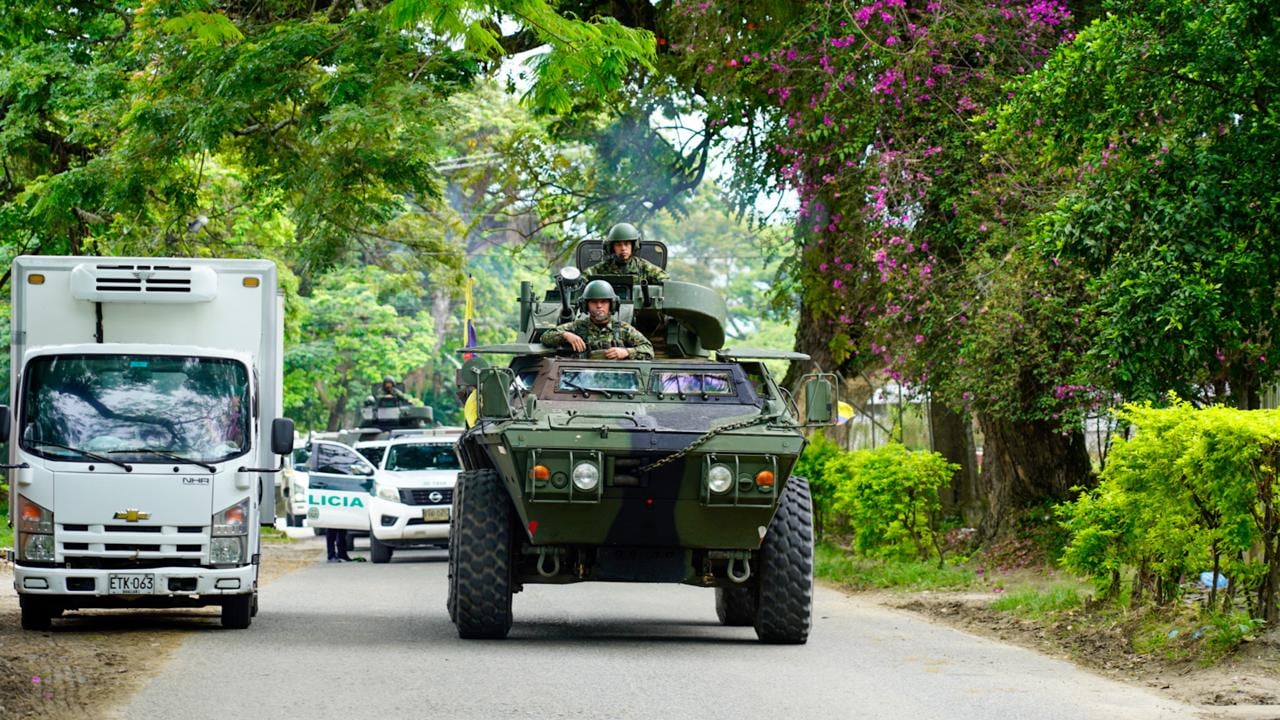 Con un pelotón blindado del Ejército Nacional, se realizan patrullas permanentes en esta región del suroccidente del país. Además, aeronaves no tripuladas de la Fuerza Aeroespacial Colombiana realizan sobrevuelos en principales ejes viales.