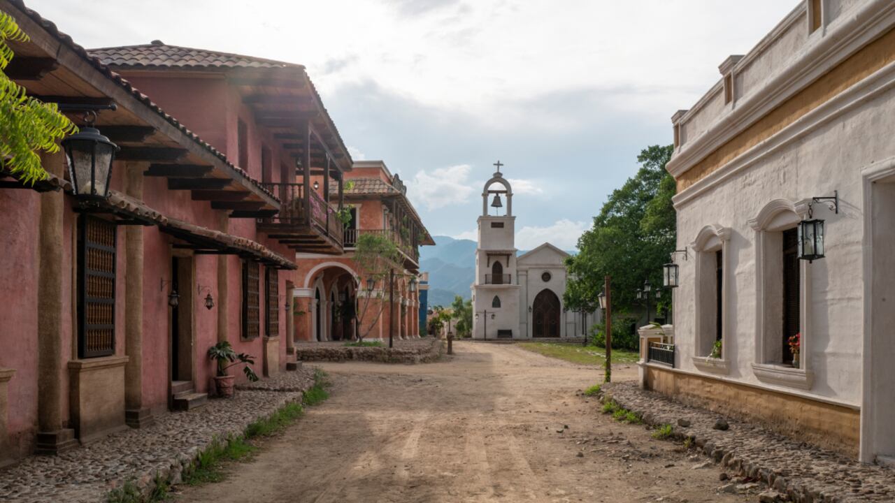 El argentino Álex García, uno de los directores de la serie, con gran bagaje musical y graduado de Berkley, le puso el sello sonoro a Macondo.