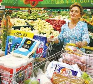 El costo de vida en febrero del presente año fue el más bajo de los últimos 11 años, a pesar de las alzas en los alimentos.