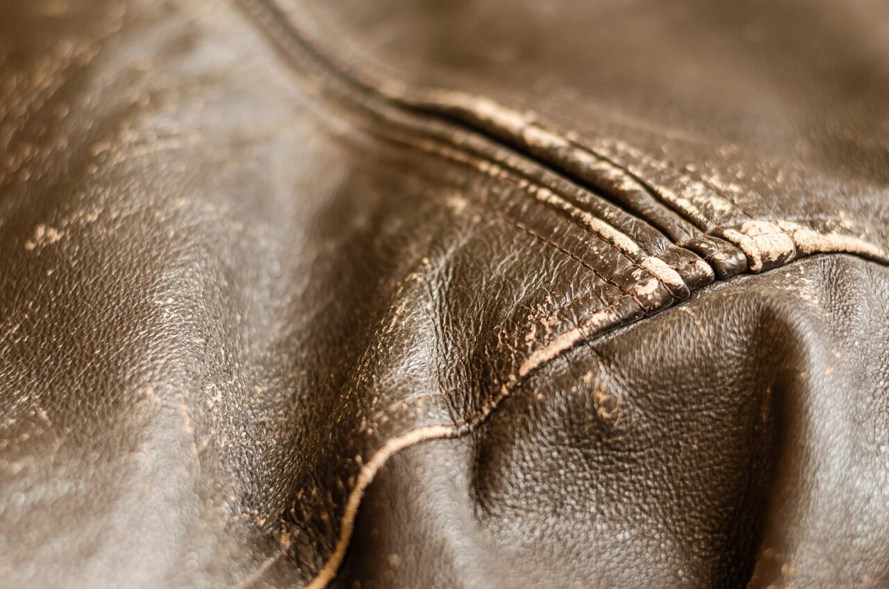 Rescate su estilo: conozca el truco que transformara su chaqueta de cuerina desgarrada en una prenda impecable.