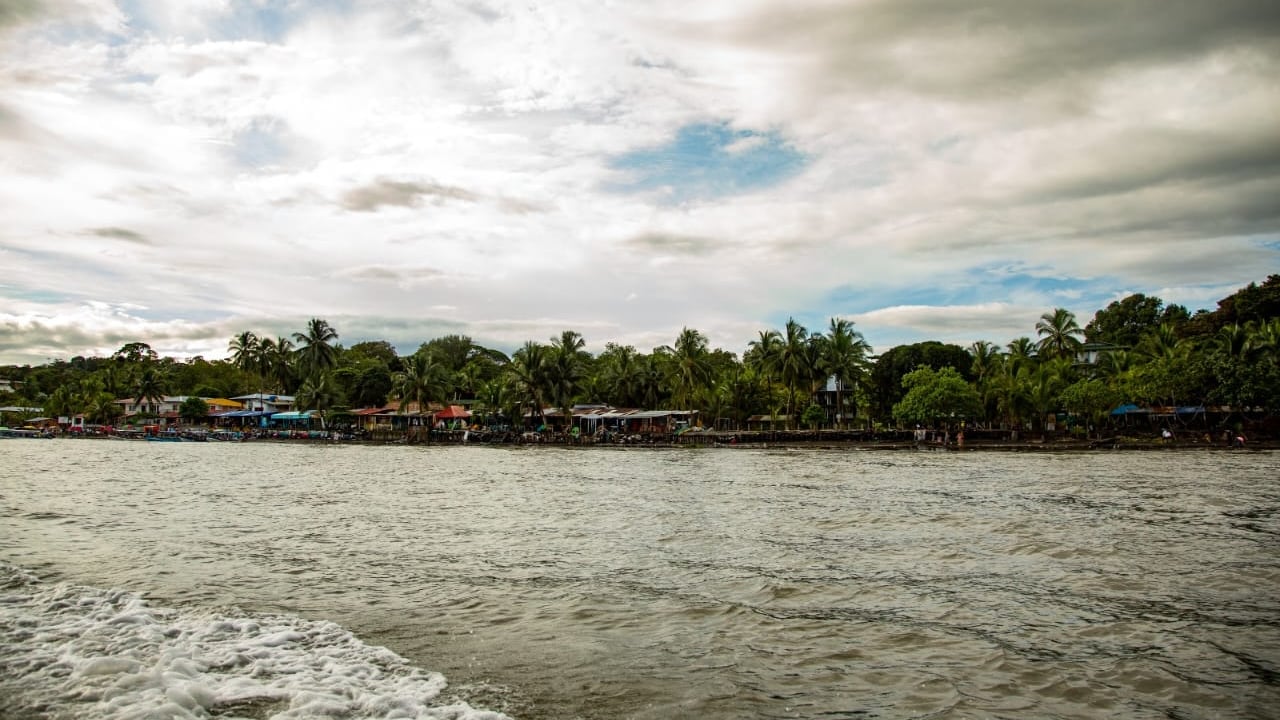 Vista del mar del Pacífico colombiano, donde se prevé un aumento del nivel del mar debido al fenómeno de marea de puja por Luna Llena.