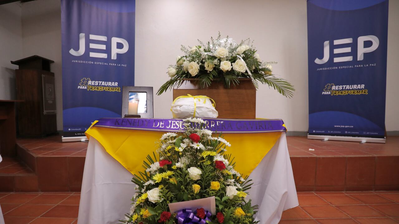 Este hallazgo se produjo en el Cementerio Central de Apartadó (Antioquia), específicamente en la bóveda 22, donde se encontraba enterrado un cuerpo identificado mediante cotejo dactilar.