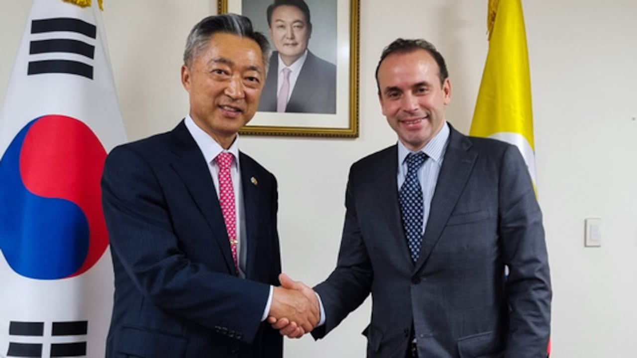 El alcalde de Cali, Alejandro Eder tuvo un encuentro con el embajador de Corea en Colombia, Lee WangKeun, en Bogotá,