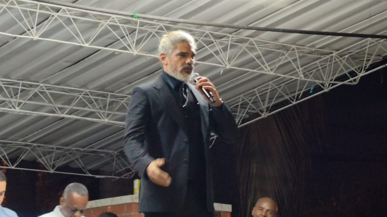 Julio Nava aspira llegar a la Cámara de Representantes con el número 111 en el tarjetón.