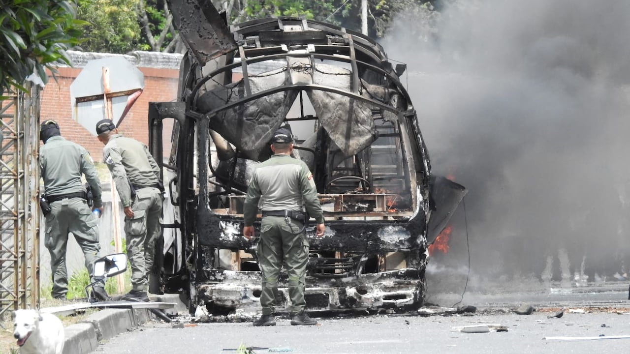 Atentado con cilindros al Batallón pichincha en Cali