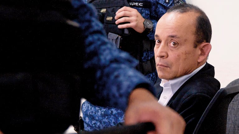 Santiago Uribe, hermano del expresidente Álvaro Uribe, fue absuelto en primera instancia, pero el Tribunal revocó la decisión y lo condenó a 28 años de cárcel. La pena fue impugnada por la defensa.