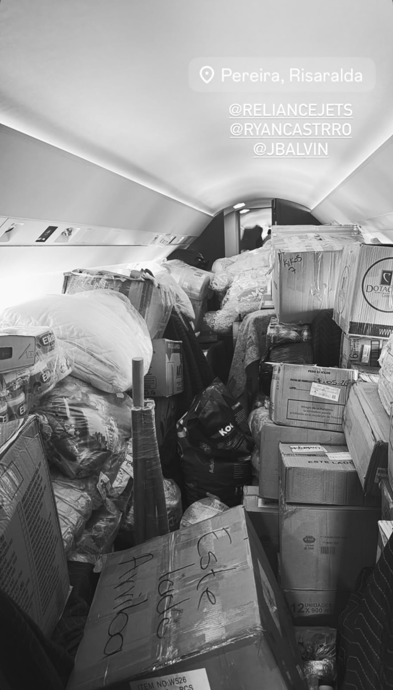Ryan Castro y J Balvin coordinaron el traslado de suministros y personal médico voluntario hacia comunidades afectadas por la emergencia.