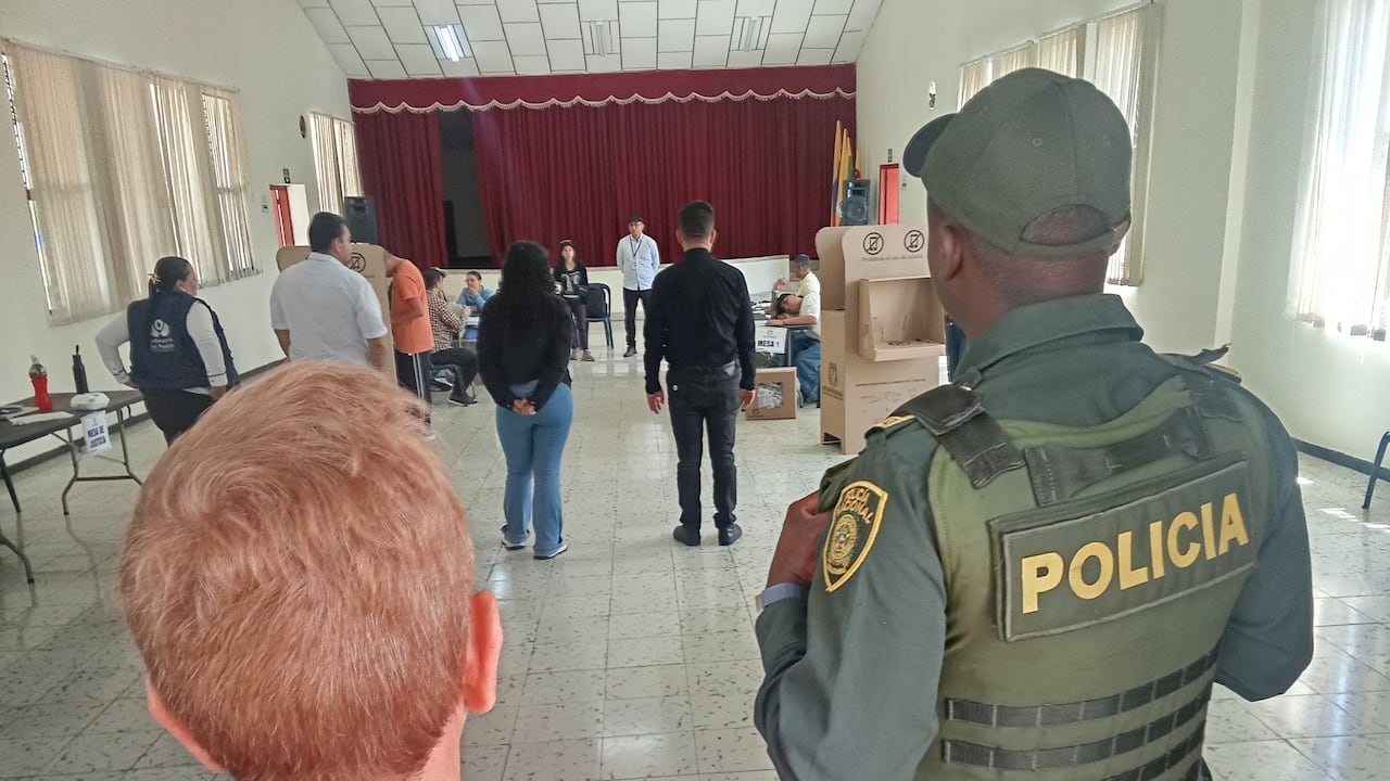 Las elecciones presidenciales de Colombia 2026 se perfilan como uno de los eventos políticos más decisivos en la historia reciente del país. Programadas para elegir al próximo presidente y al vicepresidente de la República, estas elecciones llegan en un contexto de intensos debates sobre economía, seguridad, políticas sociales y rol del Estado.