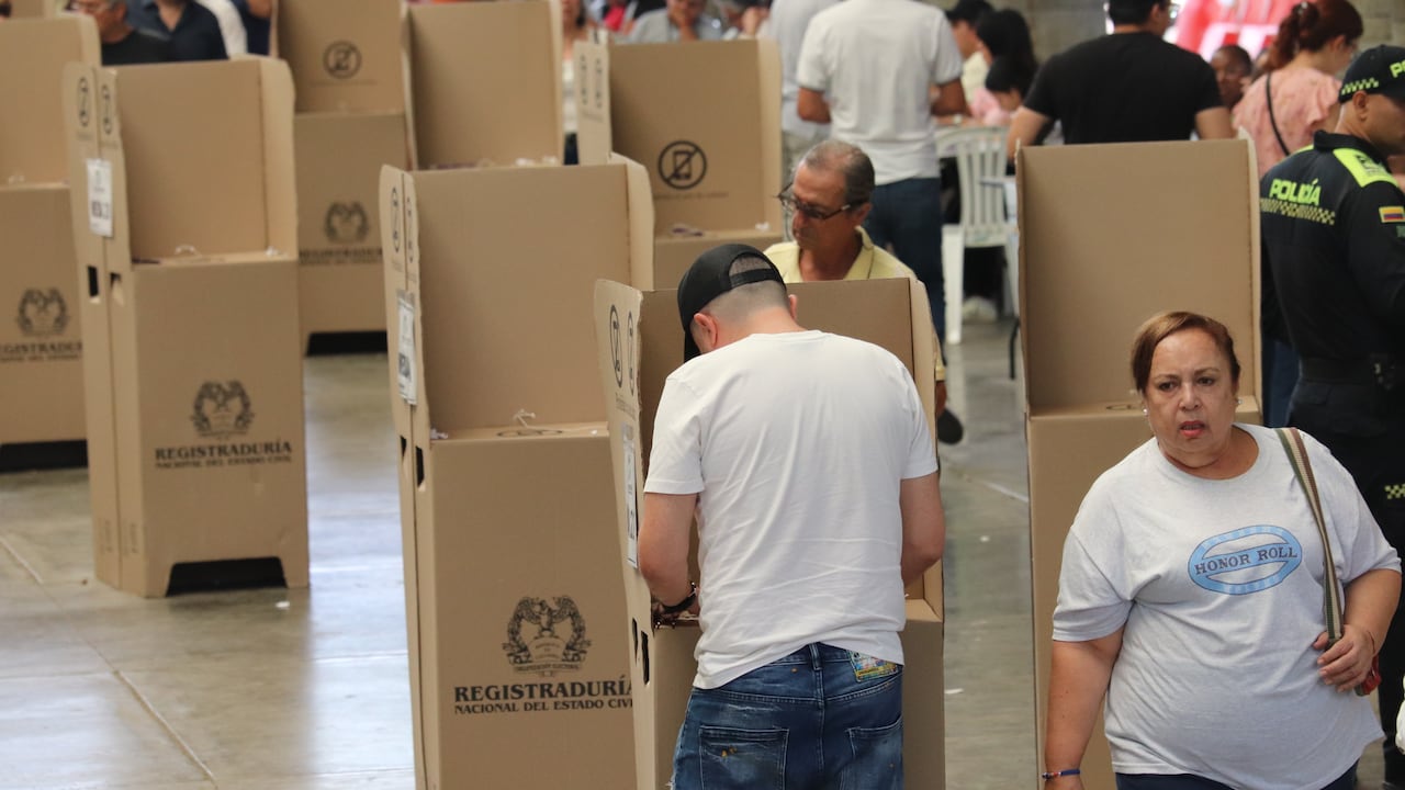 Elecciones Presidenciales puesto de votación orquideorama