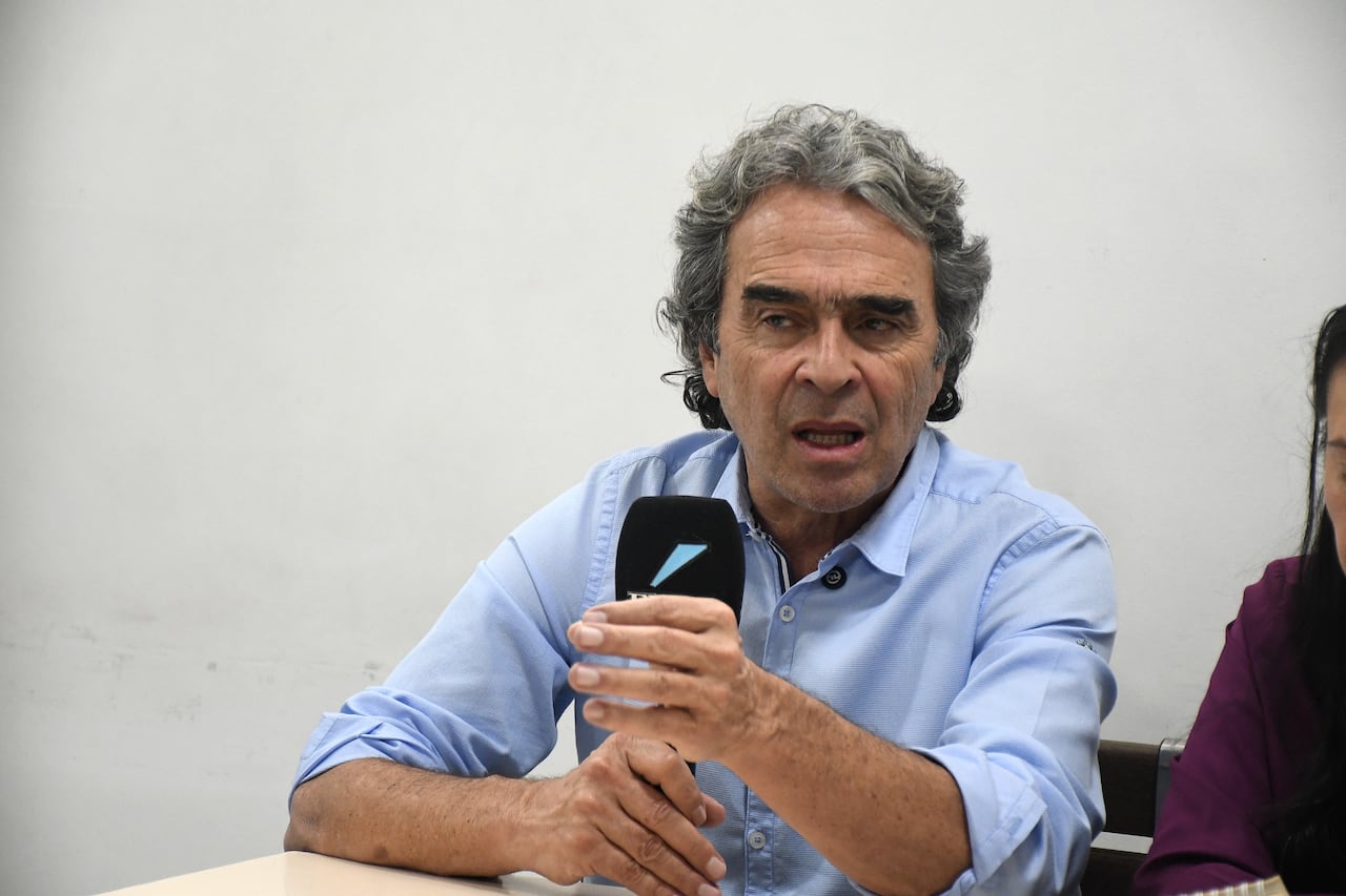 Sergio Fajardo y Jorge Robledo, en campaña por Cali, Panaderia Kuty.