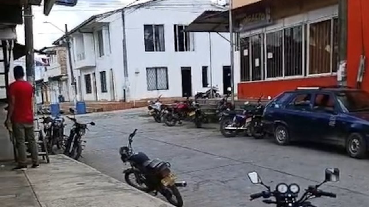 Disidentes del frente Jaime Martínez de las Farc atacan a la fuerza pública en varios municipios del Cauca, entre ellos Cajibío, Cauca.