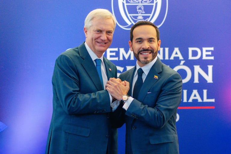 El mandatario chileno sostuvo reuniones bilaterales con el alcalde Alejandro Eder y el gobernante electo.