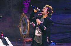 El cantante reveló que llegó a perder los derechos de su música y que entró en adicciones profundas.