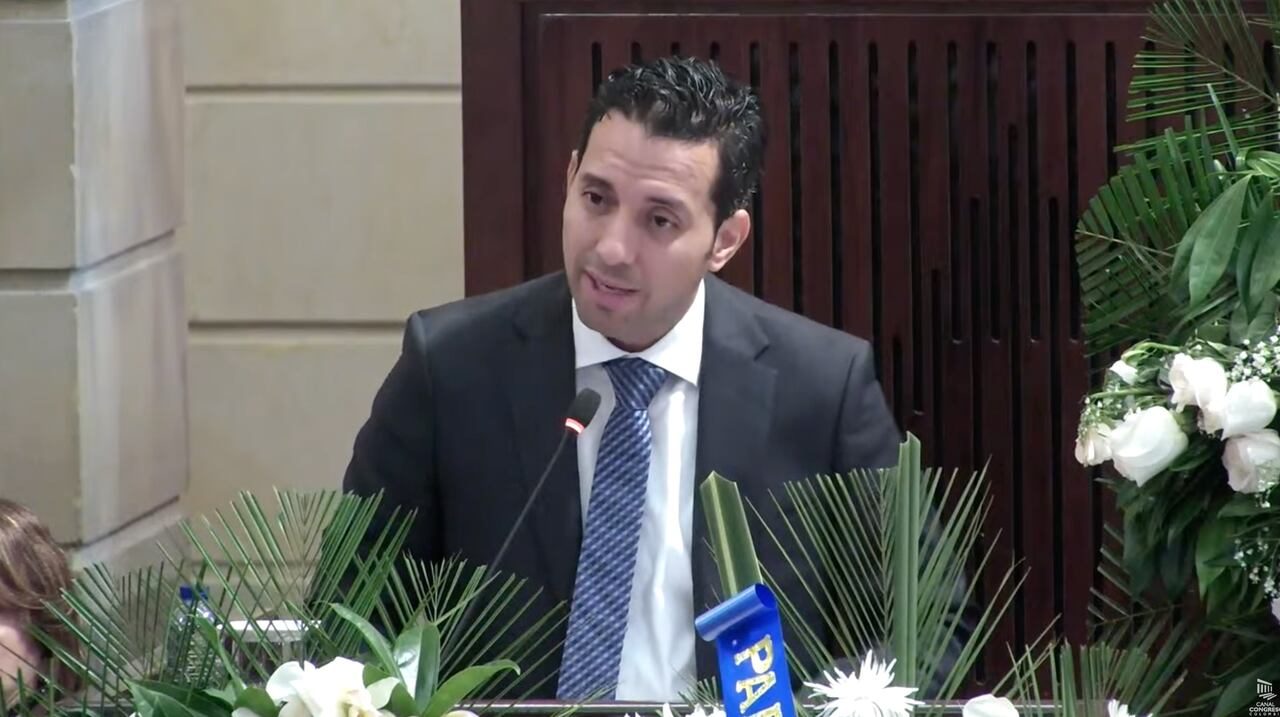 Cámara Ardiente Honorable Senador Miguel Uribe Turbay Q.E.P.D.