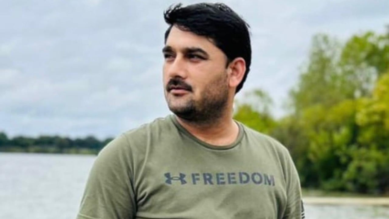 Según el ICE, el afgano de 41 años de edad fue arrestado en horas de la mañana del viernes 13 de marzo durante una operación, mientras se preparaba a las afueras de su apartamento en Dallas para llevar a sus hijos a la escuela.