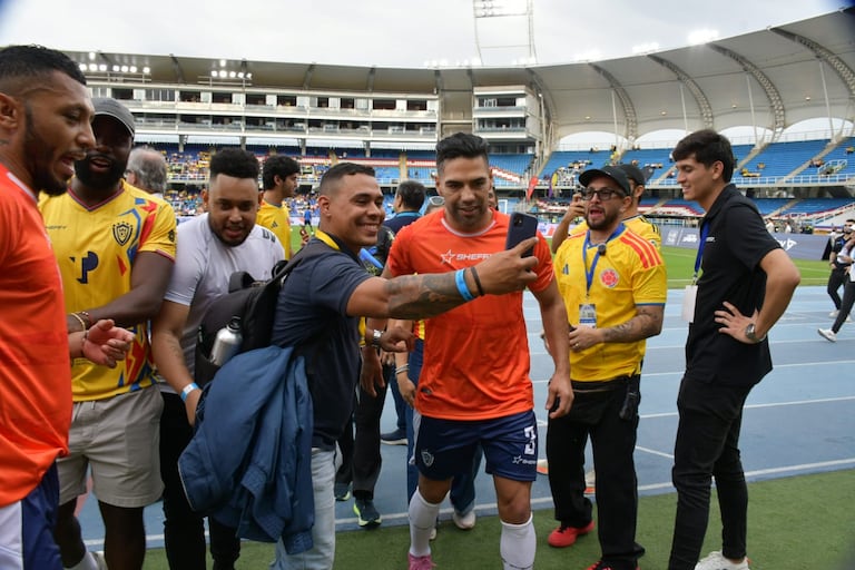 Radamel Falcao es uno de las estrellas que aceptó la invitación de Yepes, para su último partido.