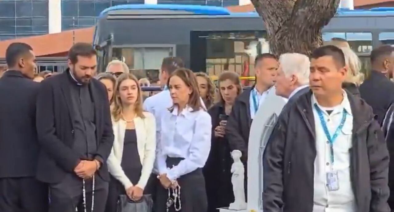 A un mes de su muerte, Miguel Uribe Turbay recibe homenajes en Bogotá