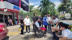 Los manifestantes en la sede de Guadalupe exigieron la presencia de la Superintendencia de Salud para vigilar el cumplimiento de las entregas de medicamentos pendientes.