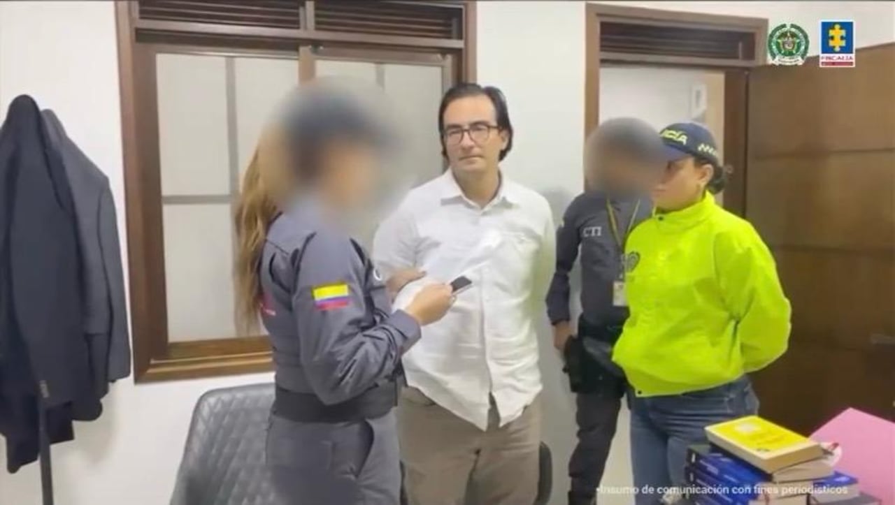 Un juez ordenó su reclusión en un centro carcelario mientras avanza la investigación.