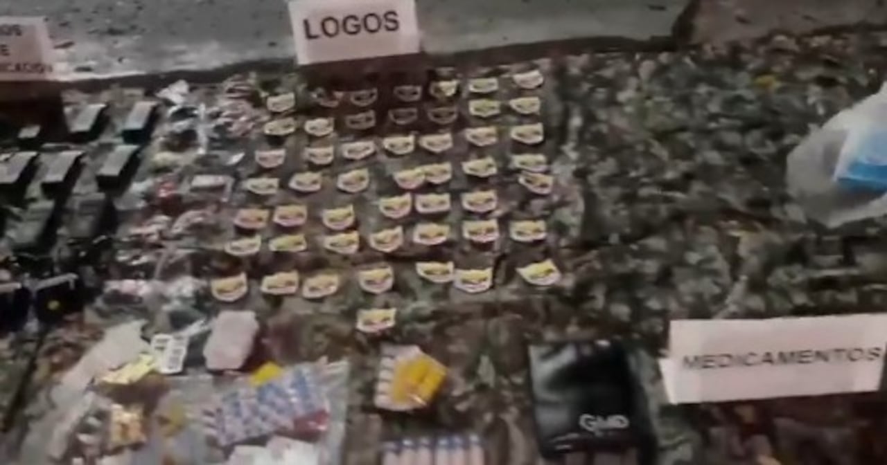 Estos son otros de los elementos que fueron incautados al capturado.