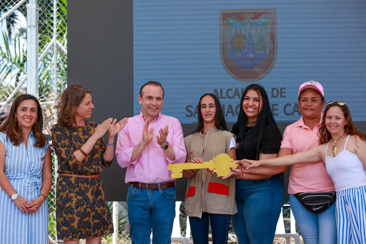 El proyecto cuenta con el apoyo de la Alcaldía y entidades como la Fundación Sidoc, que le ha brindado empleo a algunas beneficiarias como Derlis Aurimar Márquez.