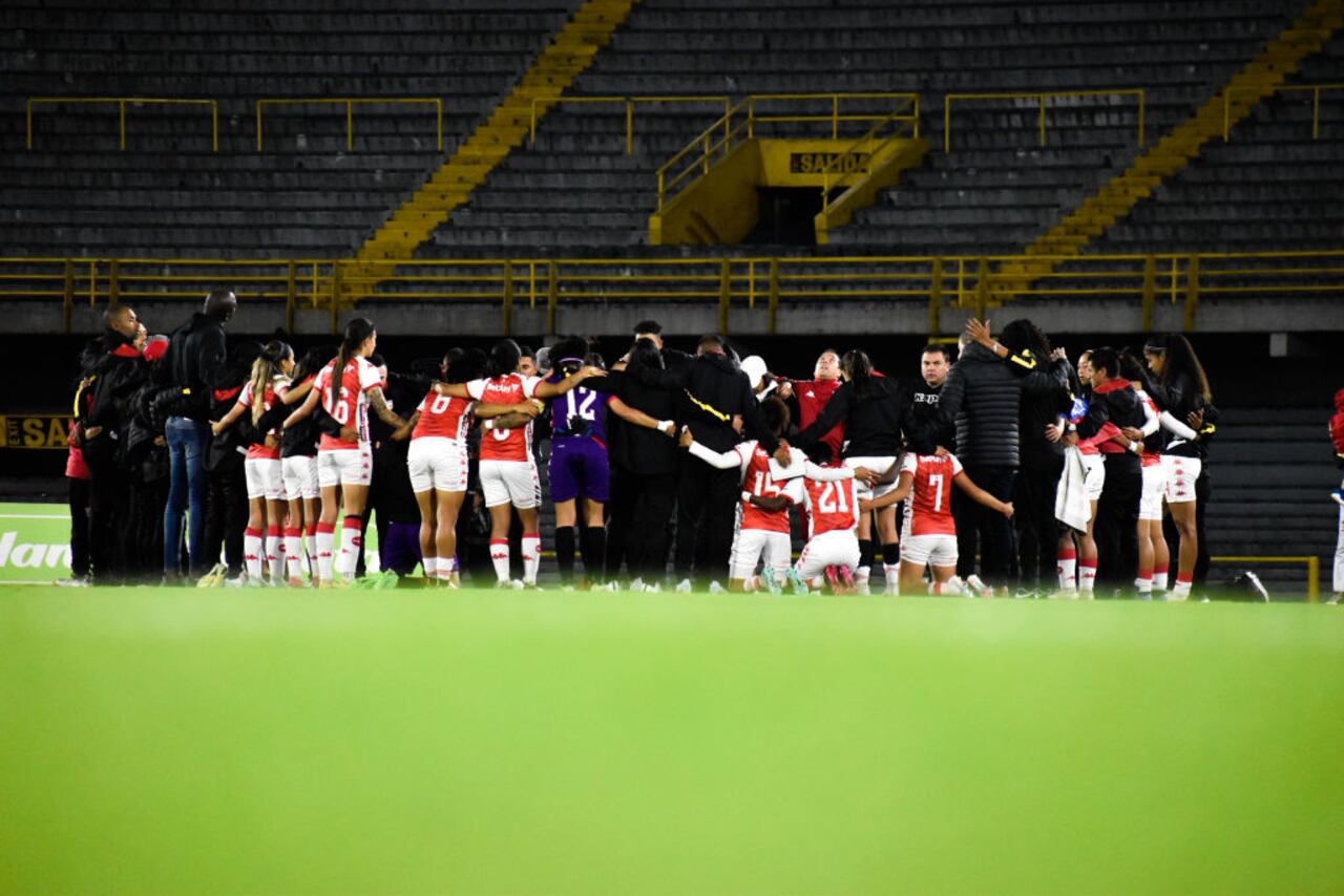 Independiente Santa Fe team celebrates passing to the final during the Santa Fe (4) V Nacional (0) Women's league semifinals, in Bogota, Colombia, June 14, 2023. (Photo by: Cristian Bayona/Long Visual Press/Universal Images Group via Getty Images)