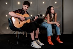 Monsieur Periné ha sido ganadora del Grammy Latino como Mejor Artista Nuevo en 2015, y es hoy una de las bandas de mayor proyección.
