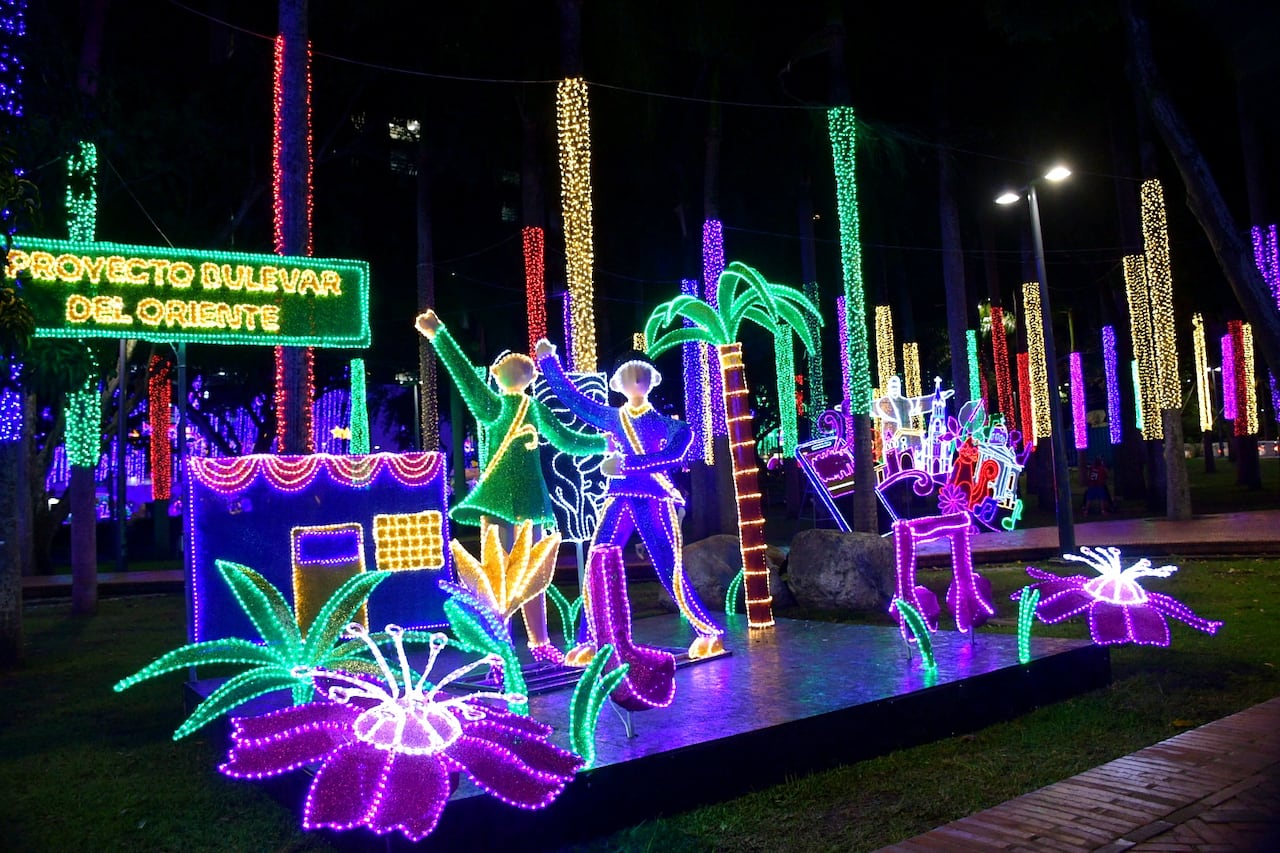 Se realiza pruebas del alumbrado de cali en el sector del bulevar del río.