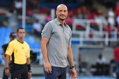 El técnico David González y varios jugadores analizaron el rendimiento del plantel, destacando la solidez colectiva.