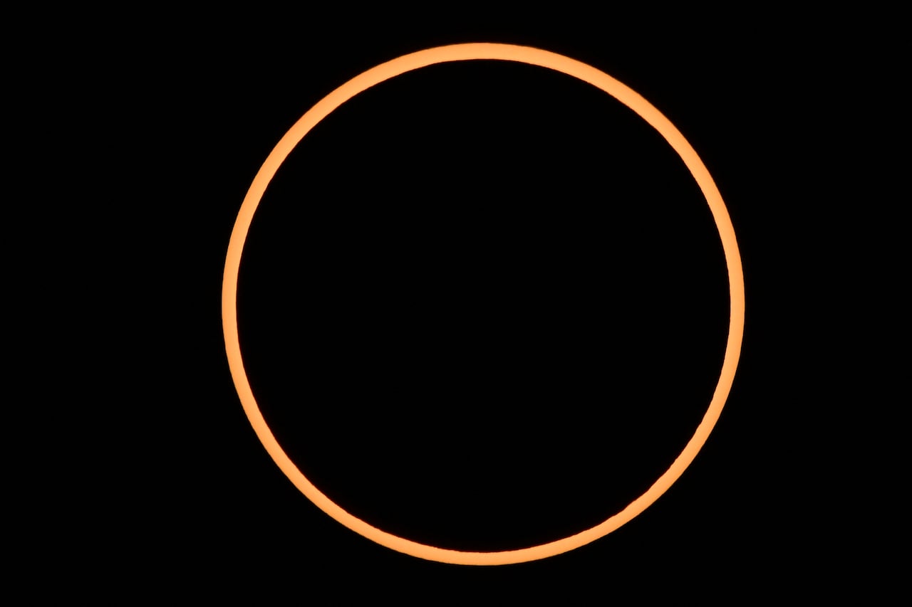 El efecto "anillo de fuego" provocado durante el eclipse anular de Sol sobre Albuquerque, Nuevo México, el 14 de octubre de 2023
