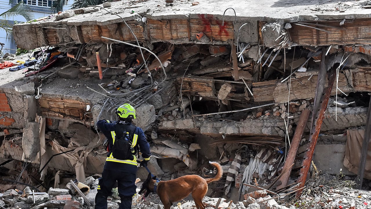 Después del terremoto de magnitud 7.4, el día lunes 10 de Agosto de 2026 y que sacudió a la ciudad de Cali, se inició la búsqueda de sobrevivientes del edificio colapsado Casa Médica Veno-Estil i.