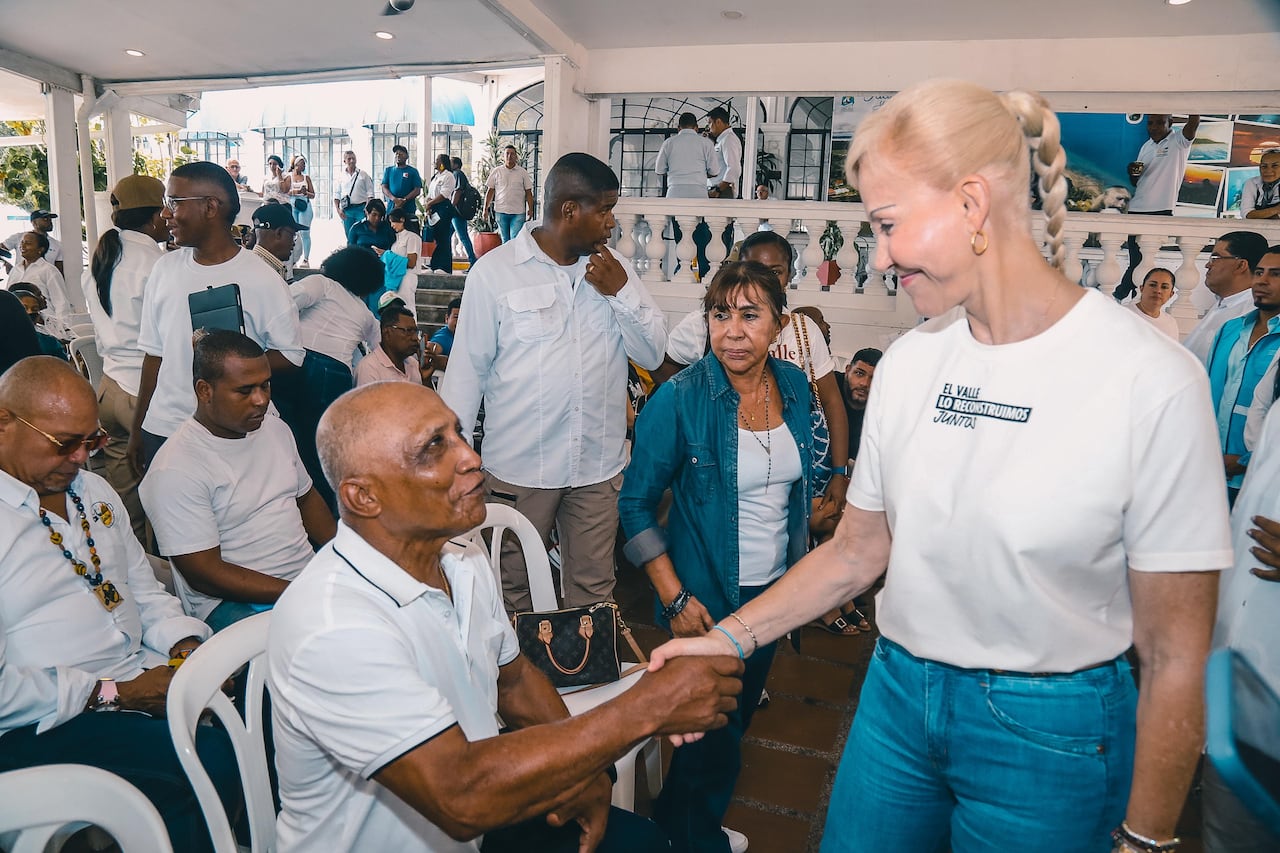 Arribo de ayudas humanitarias y equipos técnicos a Buenaventura para fortalecer las labores de autoconstrucción asistida y remoción en los municipios impactados.