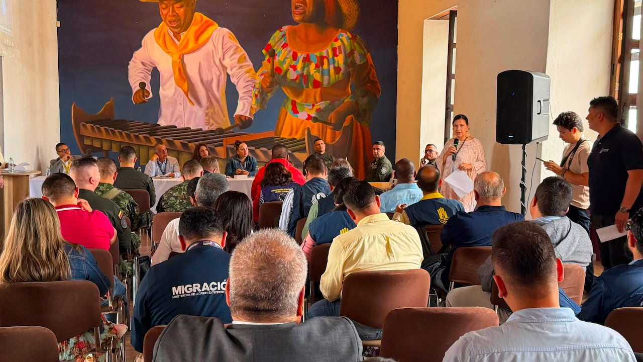 "Lo que pasó el 31 de mayo demuestra que somos una de las democracias más fuertes de América Latina. Las diferencias políticas no nos pueden costar ni siquiera la vida", afirmó el presidente del CNE, Cristian Quiroz, quien hizo un llamado a la ciudadanía a participar en la segunda vuelta del 21 de junio.